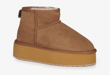 Load image into Gallery viewer, Emu Australia Womens Stinger Micro Platform Sheepskin Boot