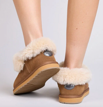 Load image into Gallery viewer, Emu Australia Womens Mintaro Platform Sheepskin Slipper