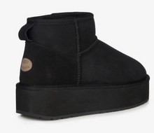 Load image into Gallery viewer, Emu Australia Womens Stinger Micro Platform Sheepskin Boot Black