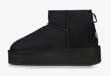 Load image into Gallery viewer, Emu Australia Womens Stinger Micro Platform Sheepskin Boot Black