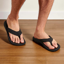 Load image into Gallery viewer, Olukai Mens Ohana Leather Waterproof Flip Flop Sandal Black